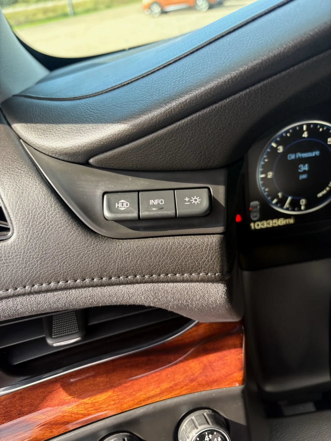 Used 2015 Cadillac Escalade ESV Luxury AWD/4WD image 19
