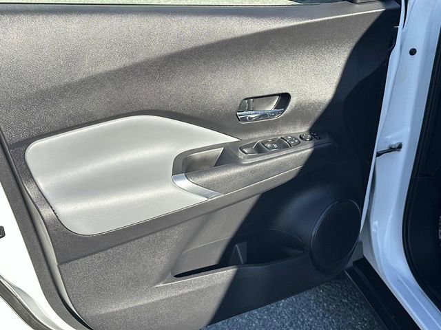 Used 2023 Nissan Kicks SR w/ SR Premium Package image 13