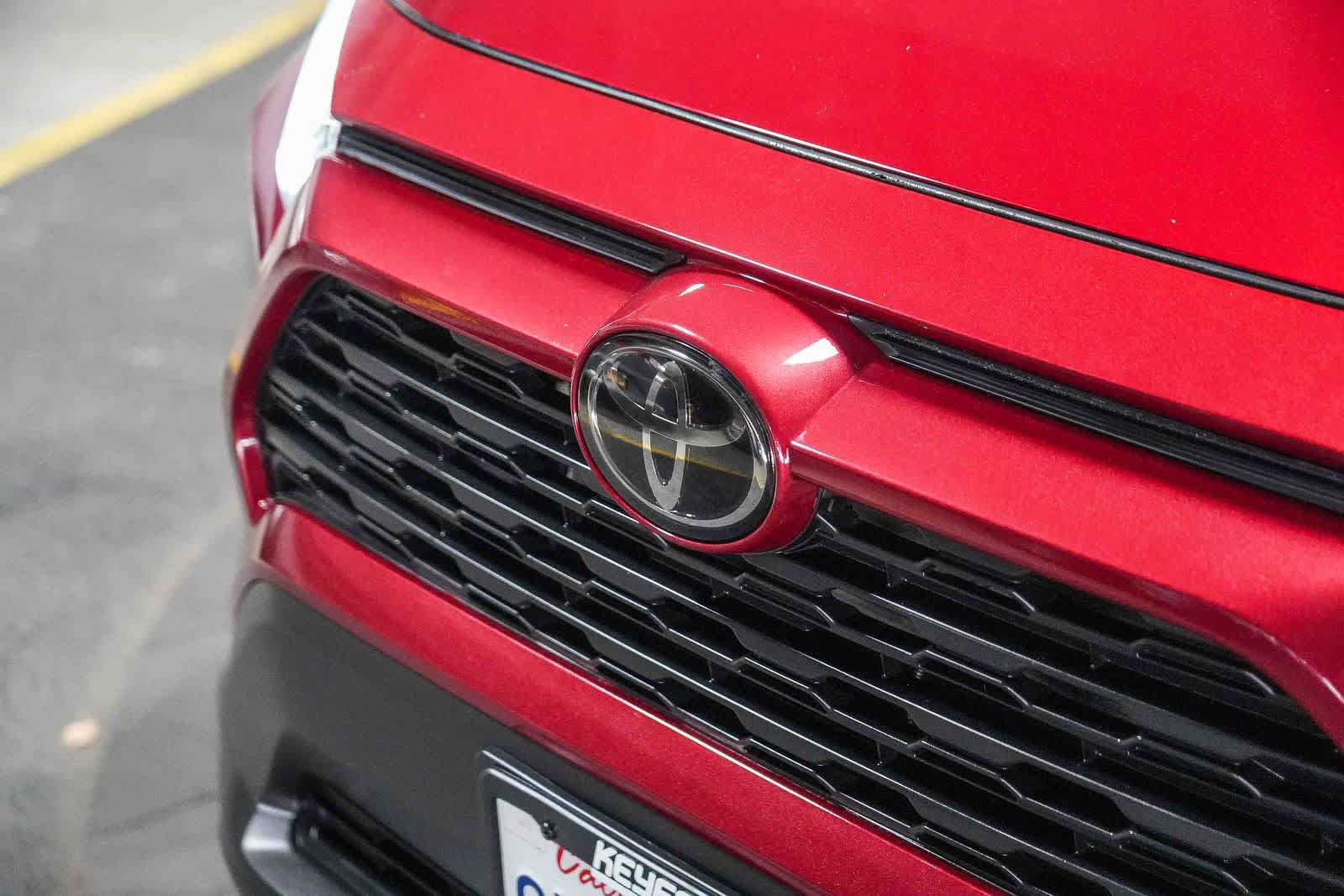Certified 2023 Toyota RAV4 XLE w/ Convenience Package FWD image 3