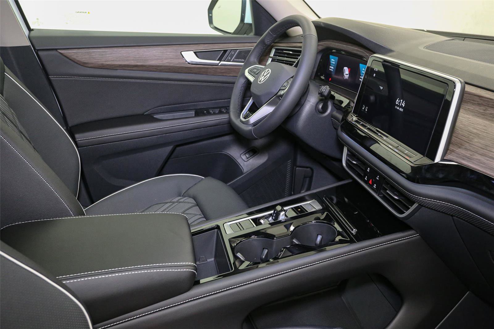 New 2026 Volkswagen Atlas SEL Premium R-Line image 17