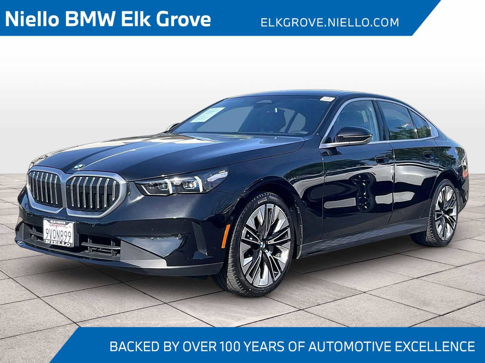 Used 2026 BMW 530i w/ Premium Package image 1