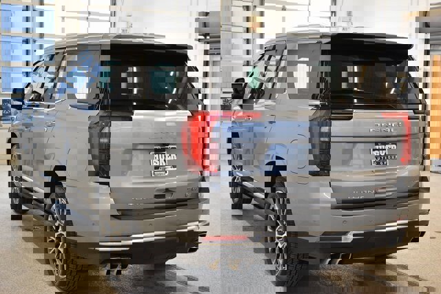 Used 2025 GMC Yukon Denali w/ Denali Reserve Package image 10