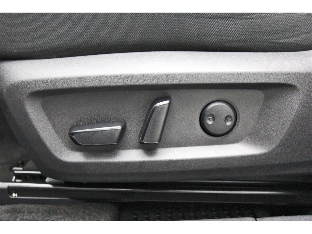 Used 2023 Nissan Rogue SV image 26