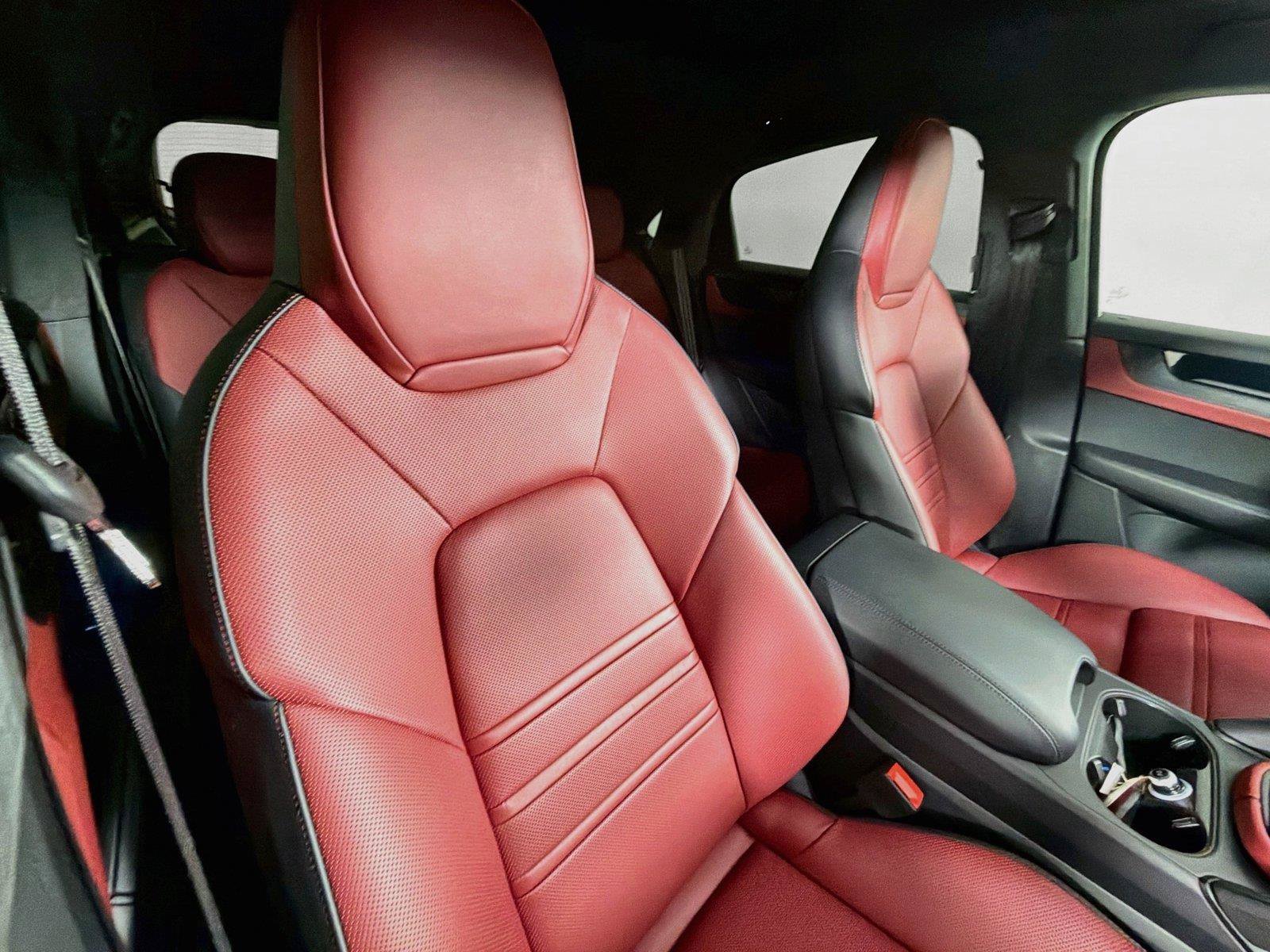 Used 2026 Porsche Cayenne GTS AWD/4WD image 28