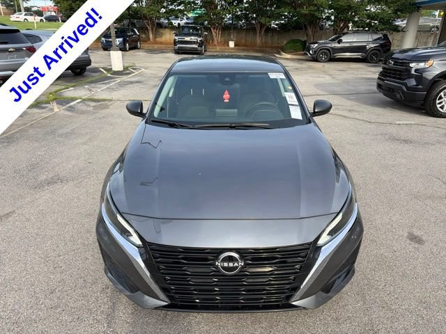 Used 2025 Nissan Altima 2.5 SV FWD image 9