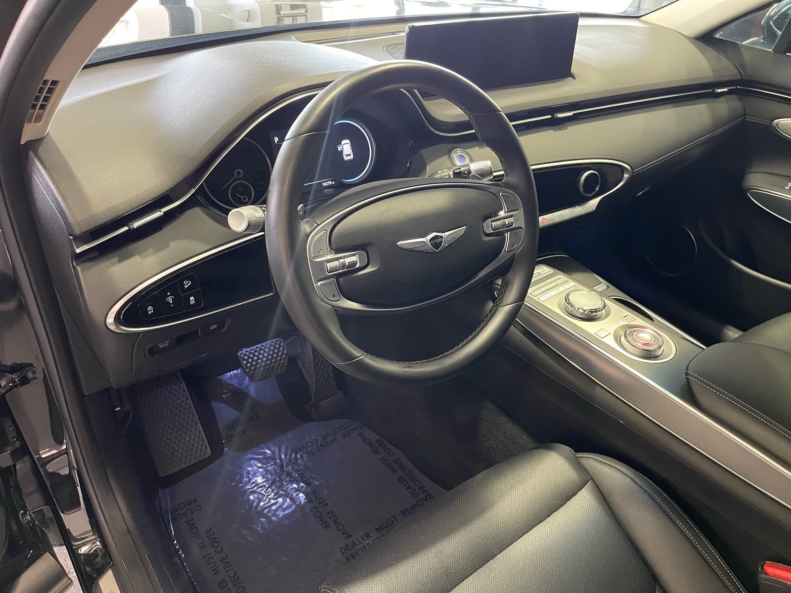 Used 2025 Genesis GV70 2.5T w/ Select Package AWD/4WD image 23