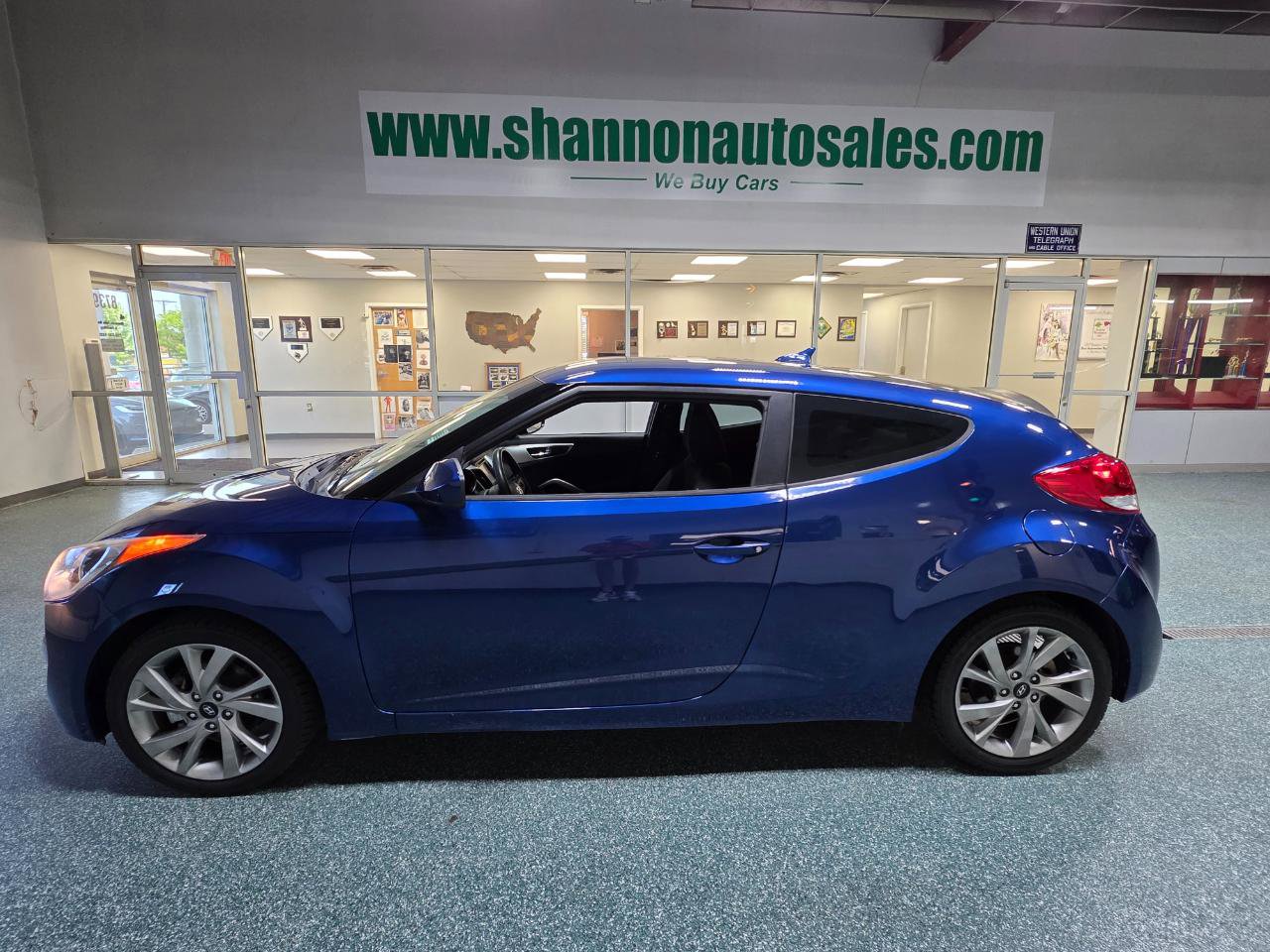Used 2016 Hyundai Veloster FWD image 11