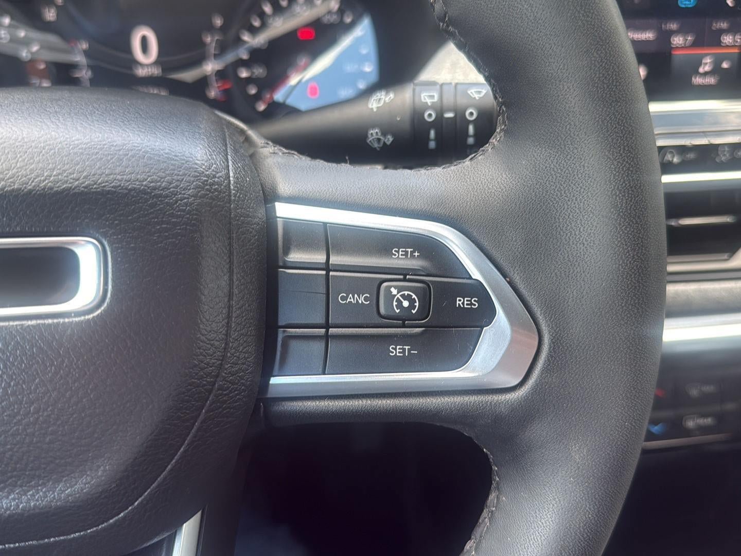 Used 2023 Jeep Compass Latitude AWD/4WD image 18