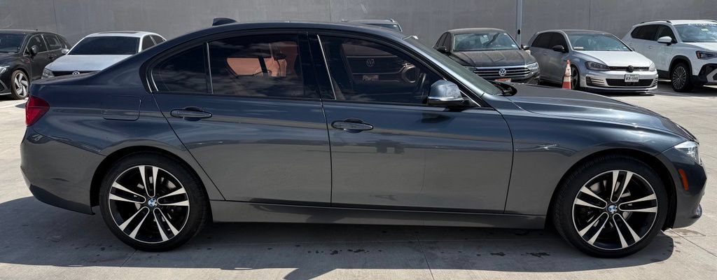 Used 2018 BMW 330i Sedan RWD image 5