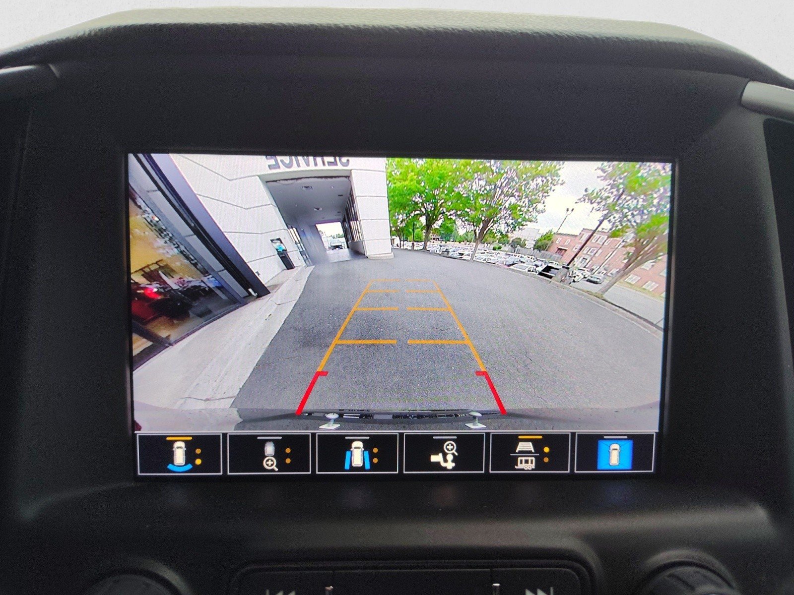 Used 2023 GMC Terrain AT4 w/ Tech Package AWD/4WD image 17