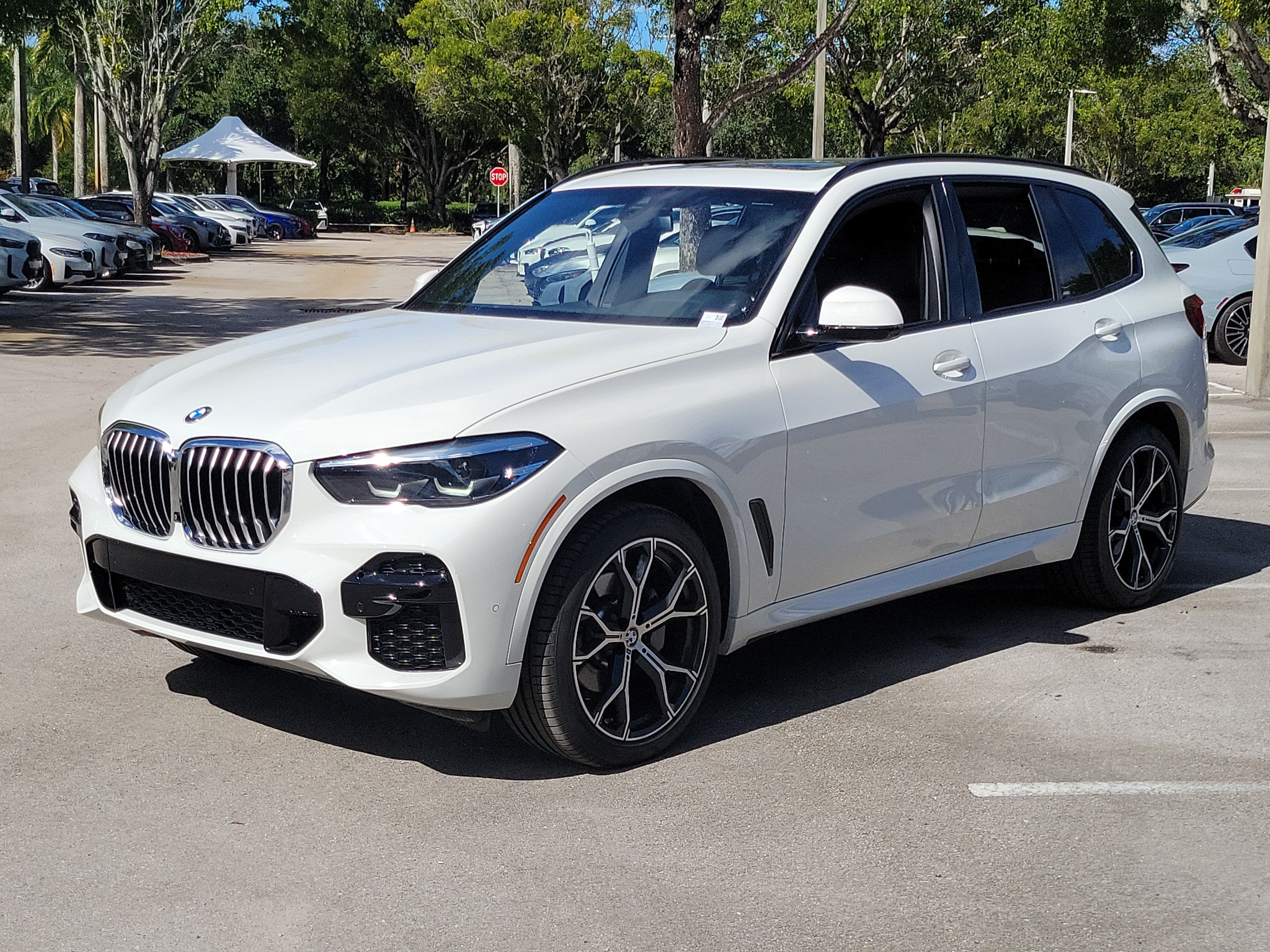 Used 2023 BMW X5 xDrive40i w/ M Sport Package AWD/4WD image 8