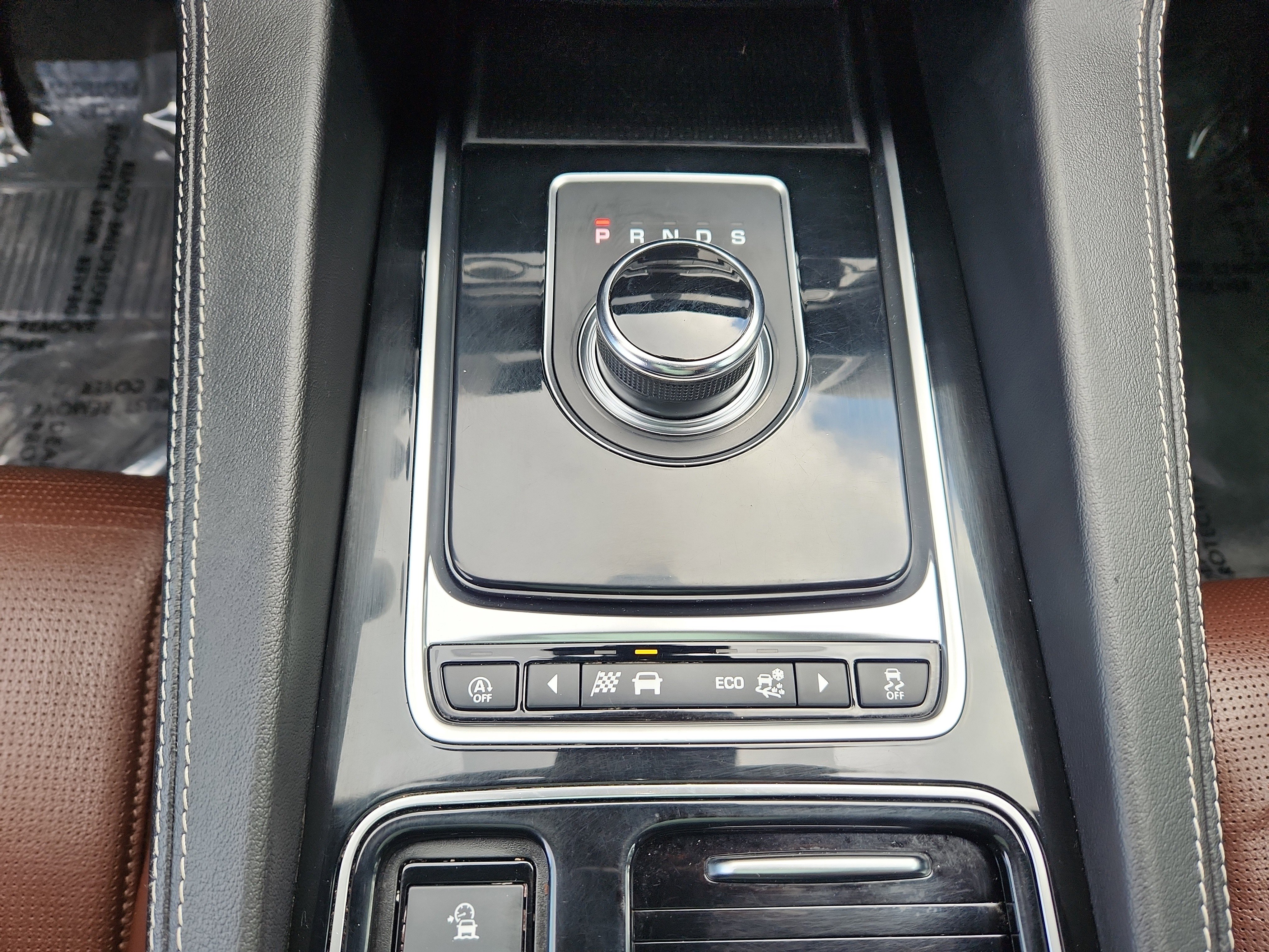 Used 2019 Jaguar F-PACE S image 16