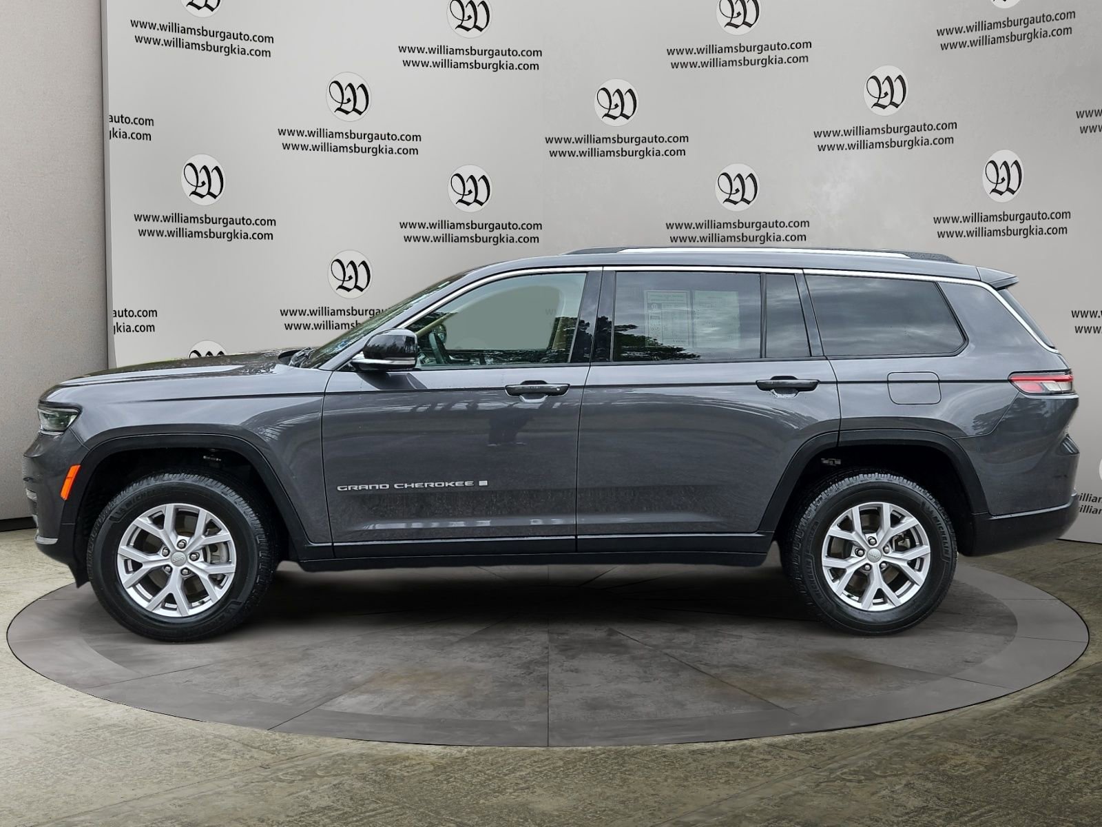 Used 2022 Jeep Grand Cherokee L Limited image 2