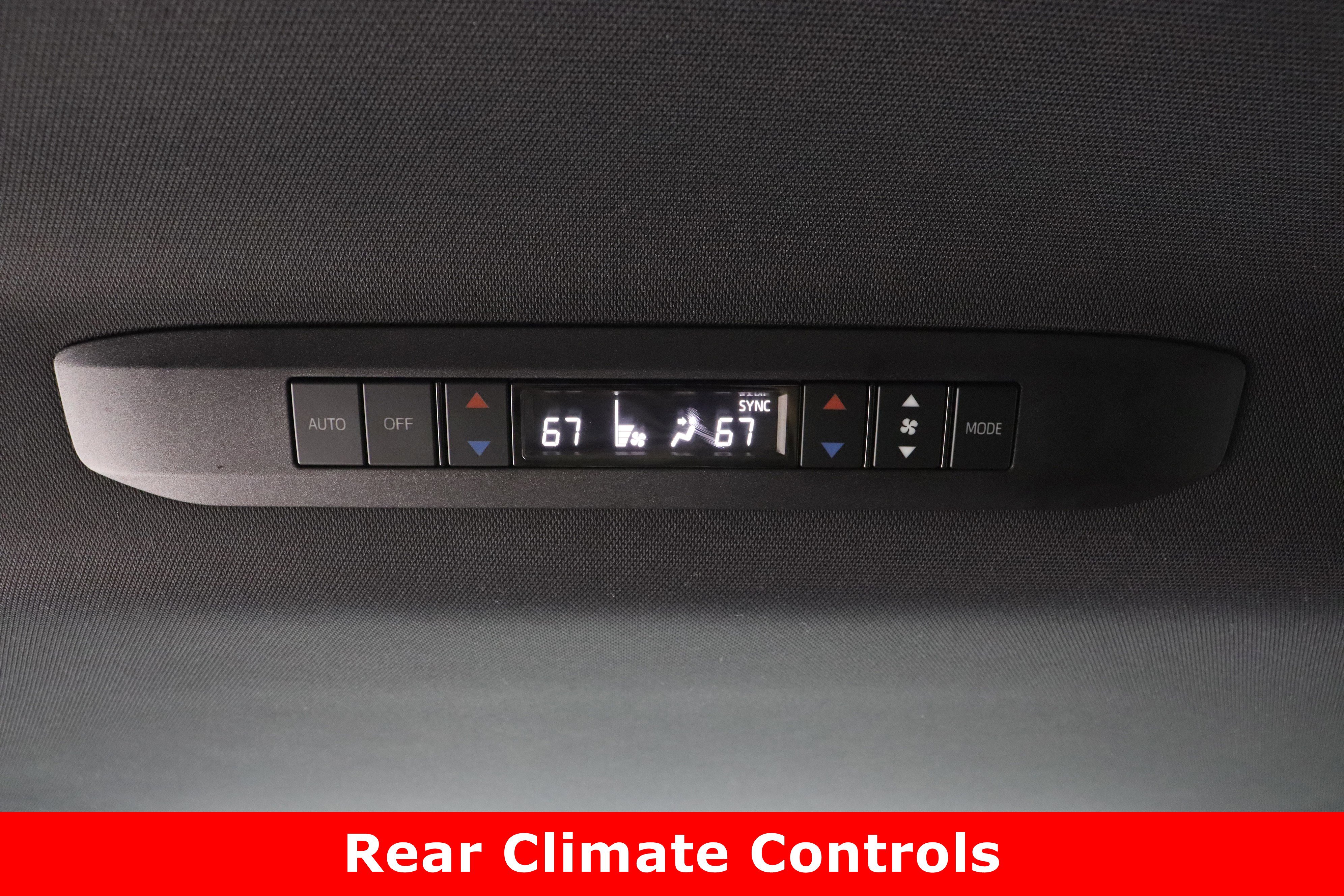Used 2025 Toyota Sienna XLE Woodland Edition image 32
