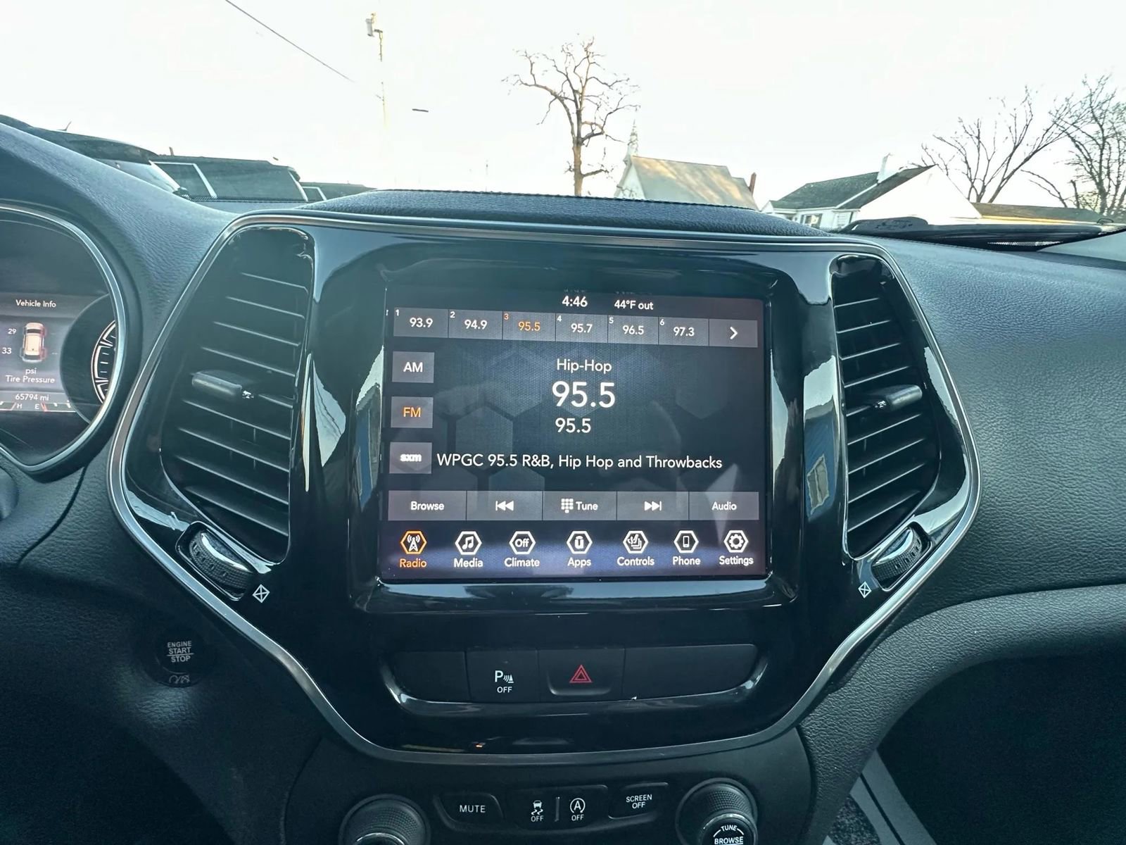 Used 2020 Jeep Cherokee Limited image 20