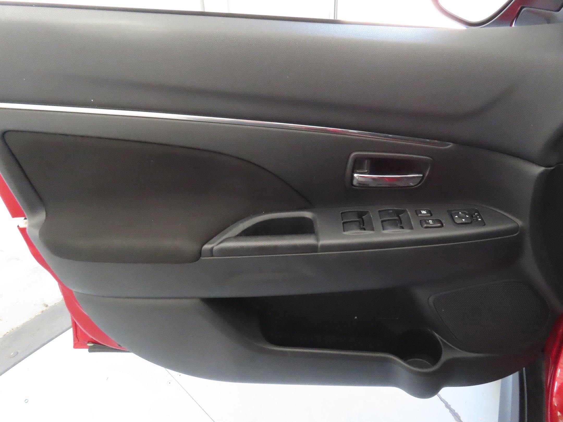 Used 2016 Mitsubishi Outlander Sport ES FWD image 11