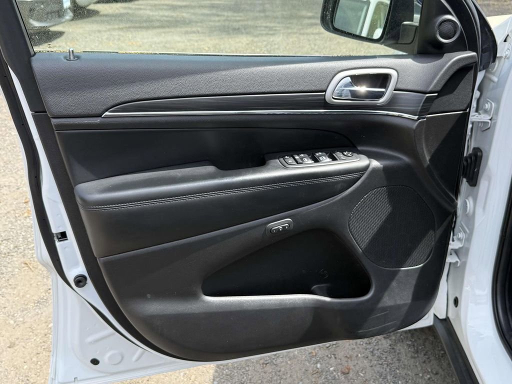 Used 2021 Jeep Grand Cherokee Limited AWD/4WD image 23