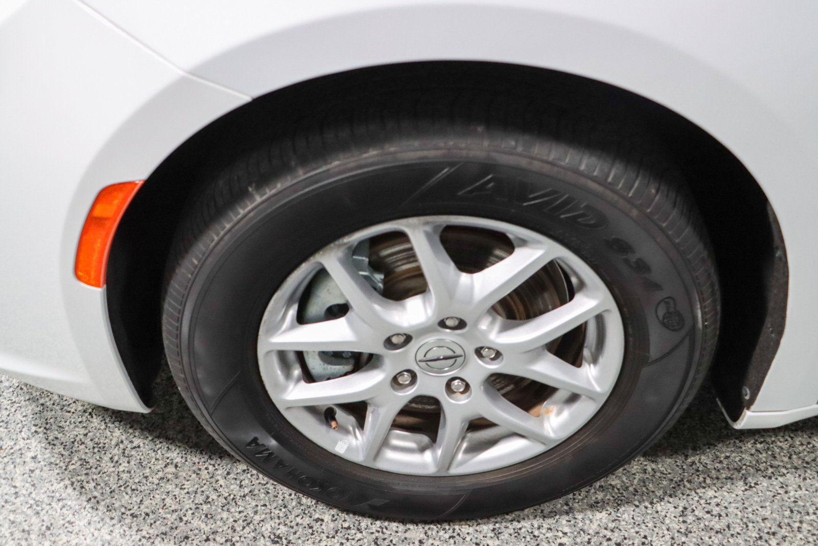 Used 2023 Chrysler Pacifica Touring-L FWD image 11