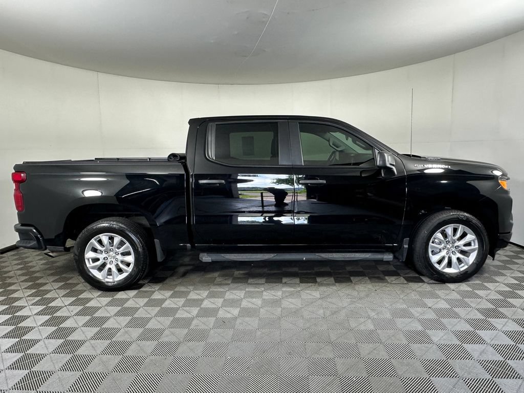 Used 2024 Chevrolet Silverado 1500 Custom RWD image 6