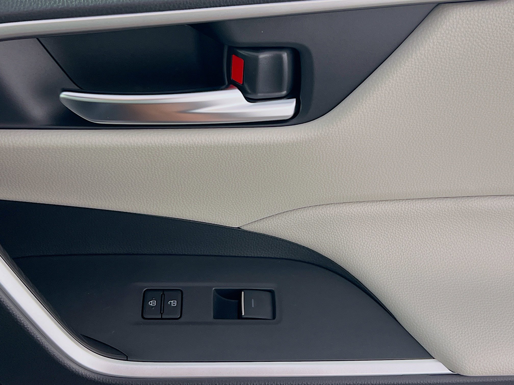 New 2025 Toyota RAV4 XLE image 32