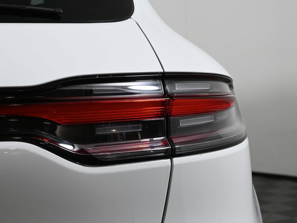 Used 2026 Porsche Macan AWD/4WD image 13