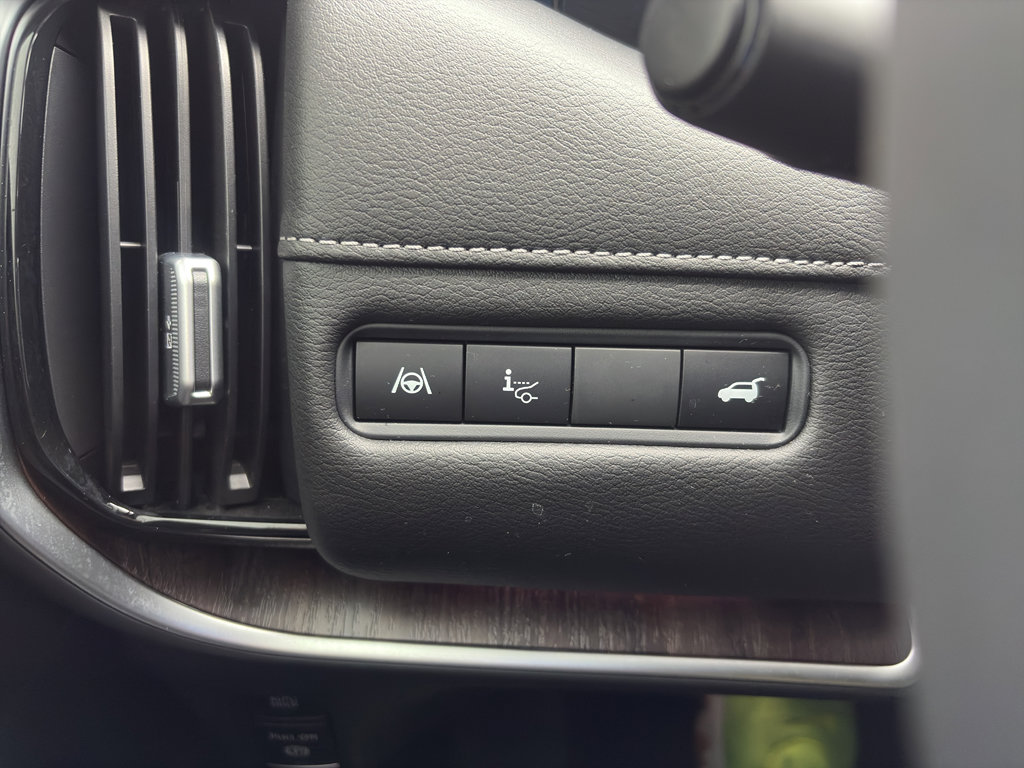 Used 2025 Nissan Armada Platinum Reserve image 27