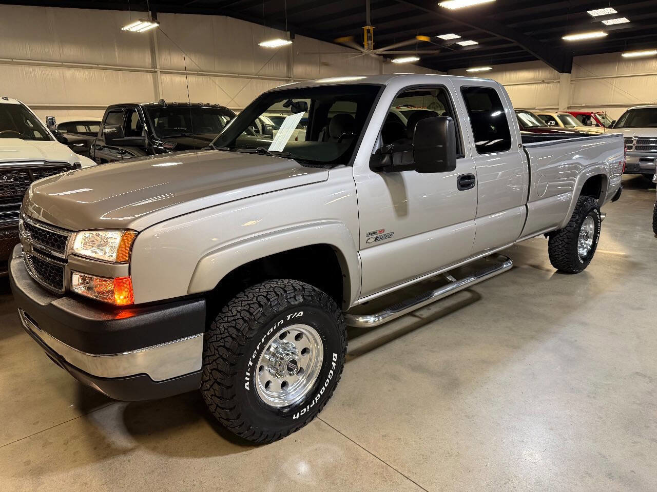 Used 2006 Chevrolet Silverado 3500 LT w/ Heavy-Duty Power Package AWD/4WD image 16