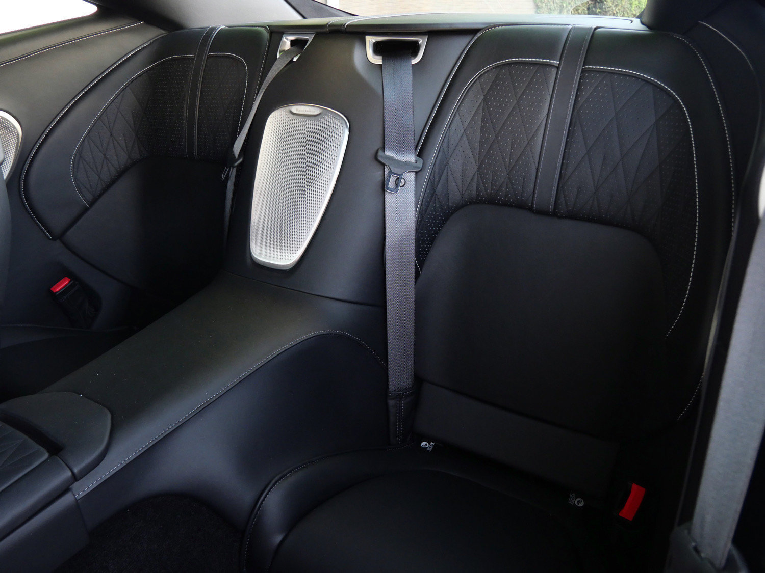 Used 2024 Aston Martin DB12 Coupe RWD image 18