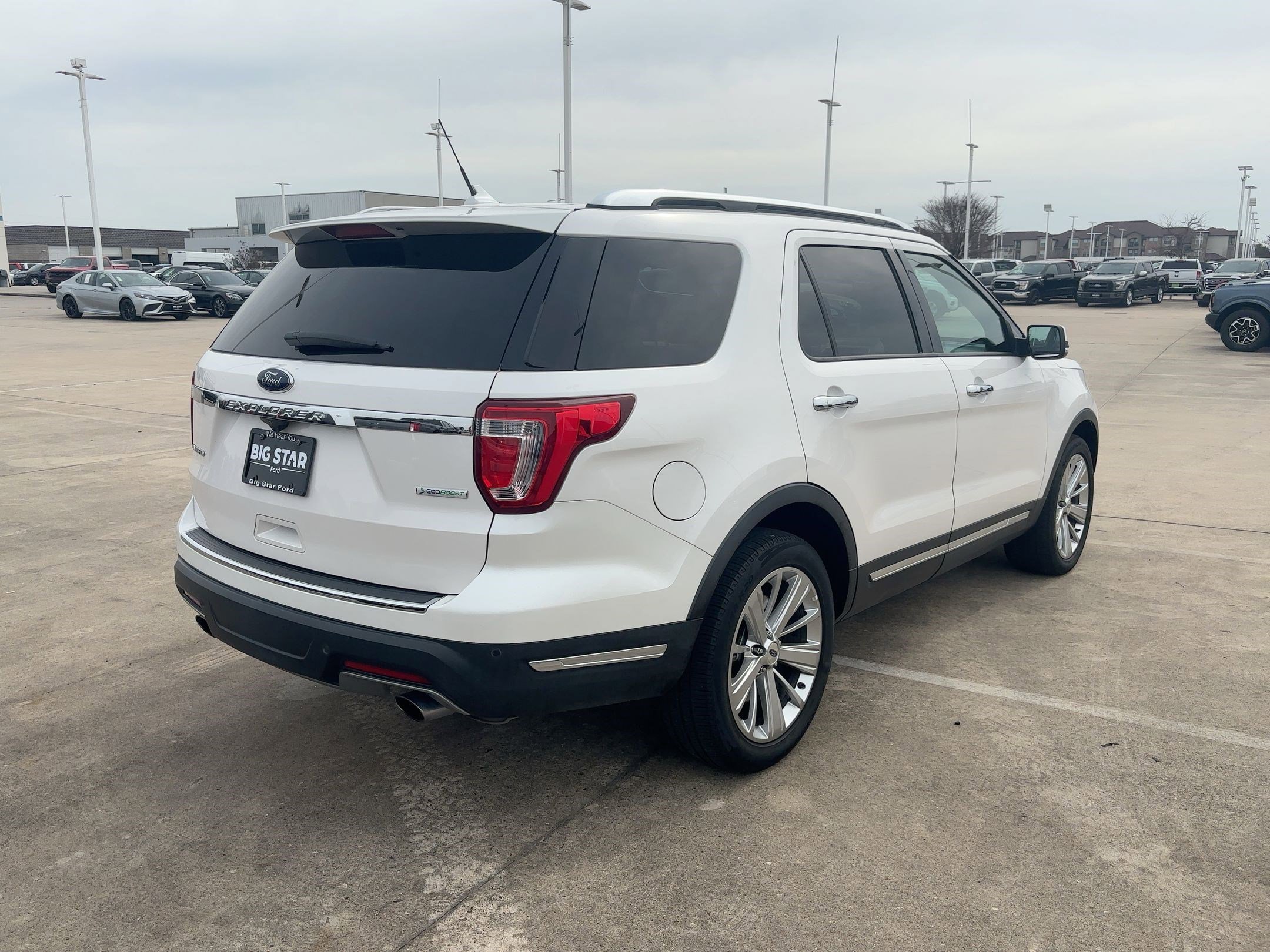 Used 2019 Ford Explorer Limited image 3