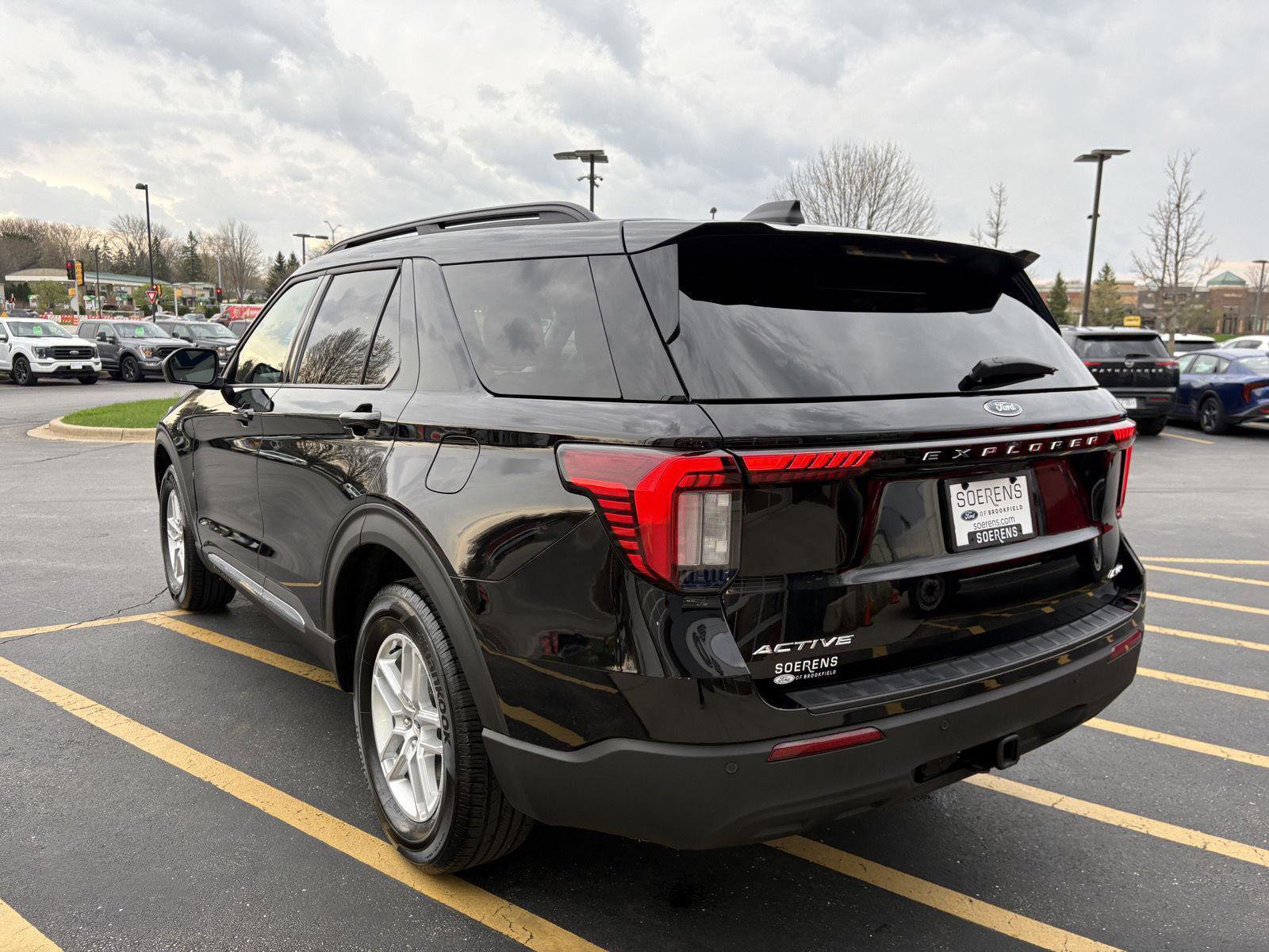 Used 2025 Ford Explorer Active image 4