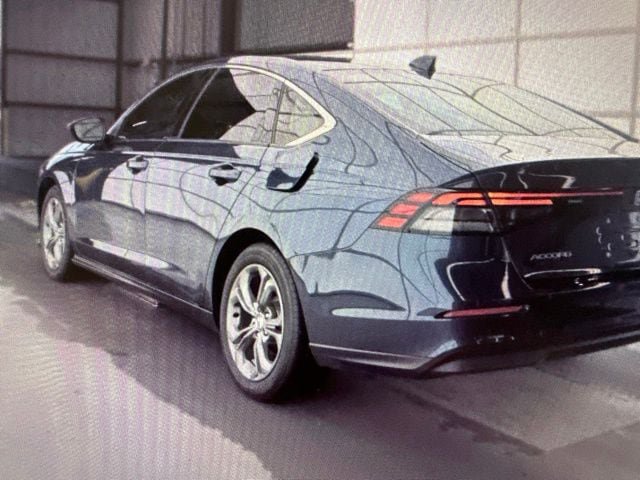 Used 2024 Honda Accord EX image 10