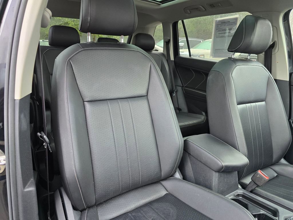 Used 2022 Volkswagen Tiguan SE image 11