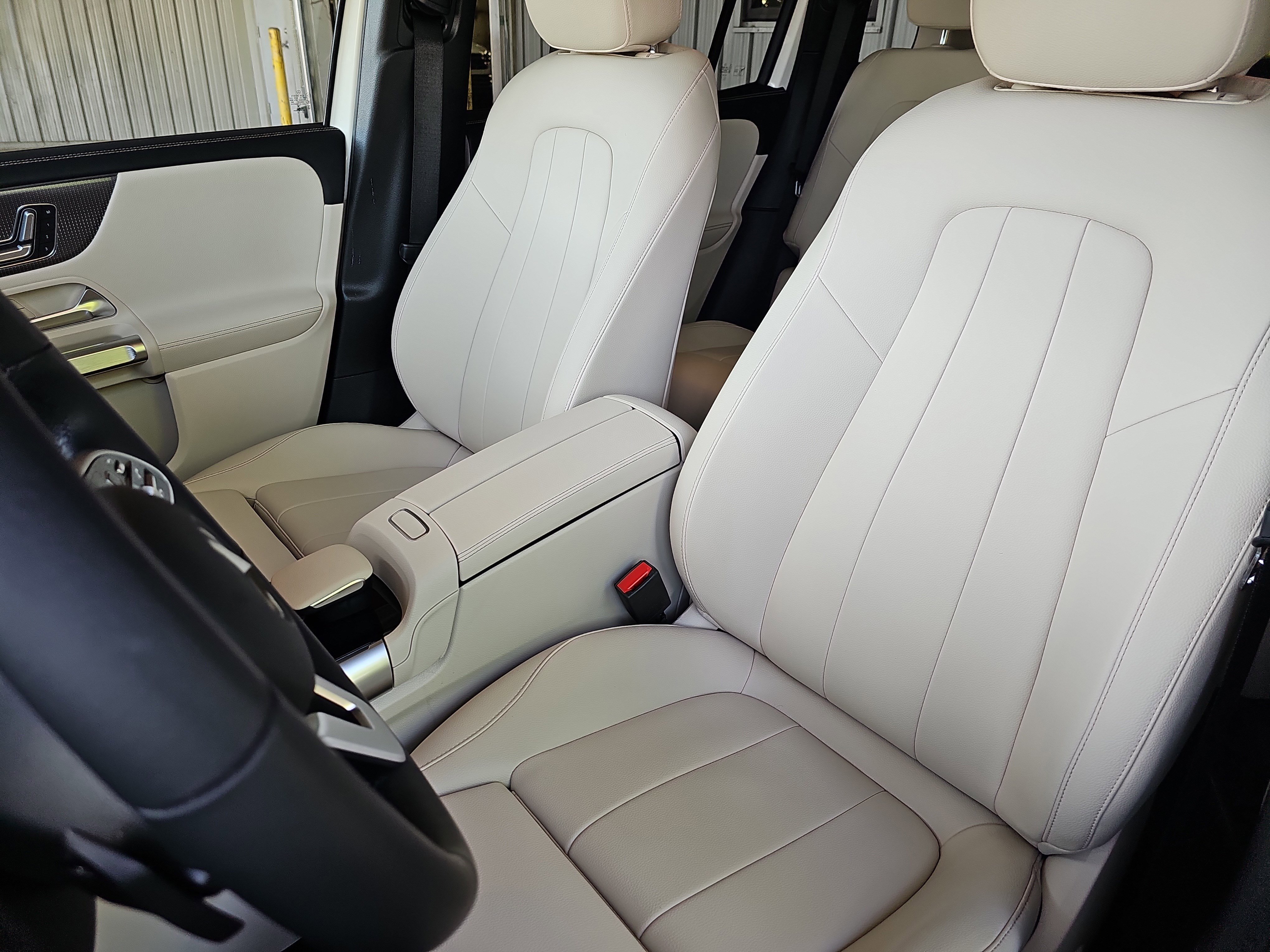 Used 2022 Mercedes-Benz GLB 250 image 17