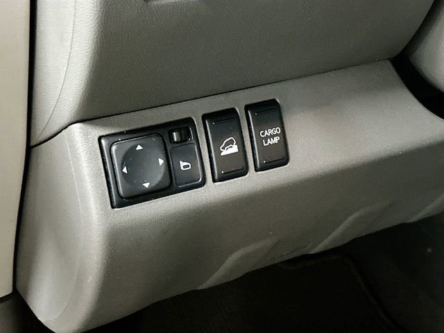 Used 2020 Nissan Frontier SV image 11