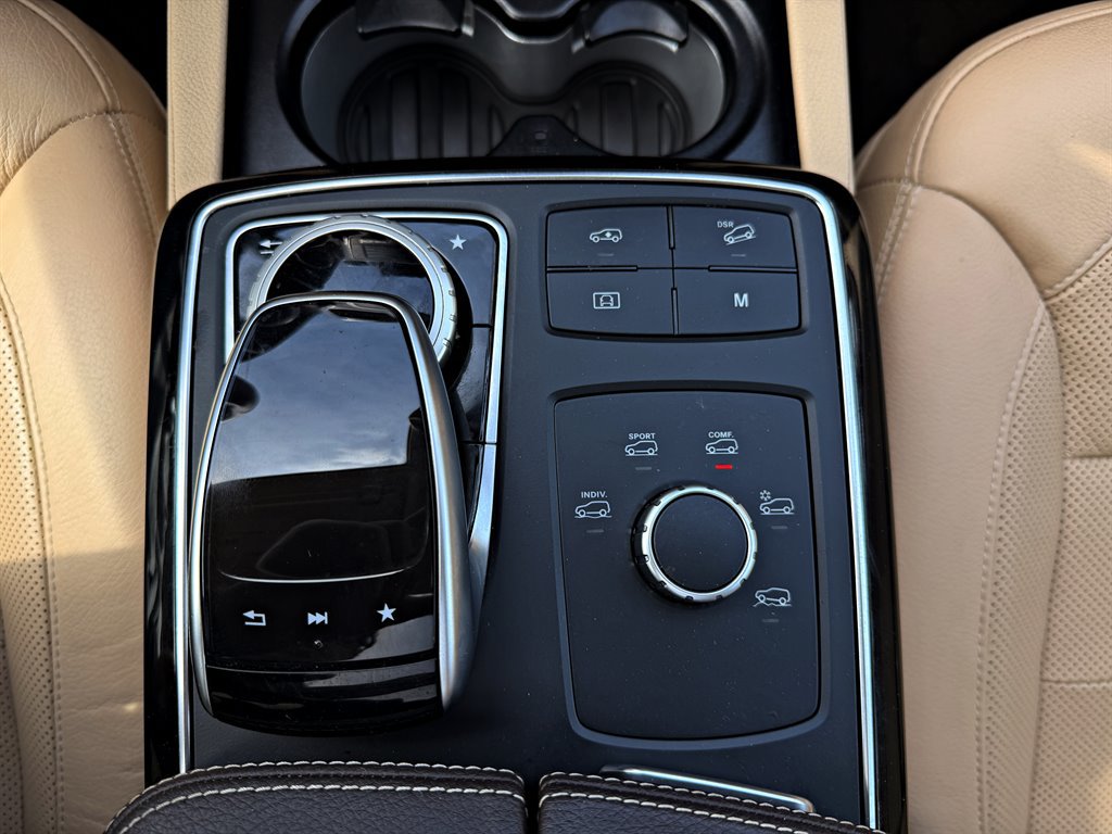 Used 2019 Mercedes-Benz GLS 550 4MATIC image 24