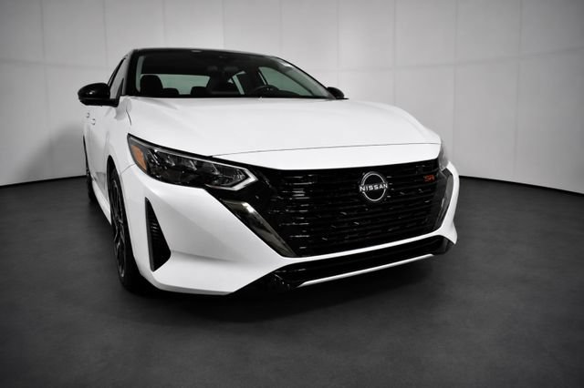 Certified 2025 Nissan Sentra SR w/ SR Premium Package FWD image 3