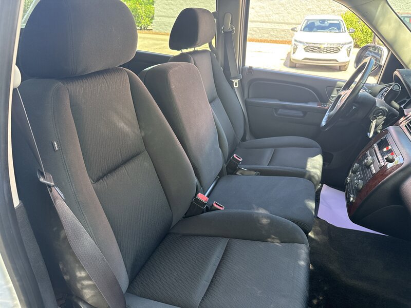 Used 2012 Chevrolet Avalanche LS w/ Convenience Package AWD/4WD image 31