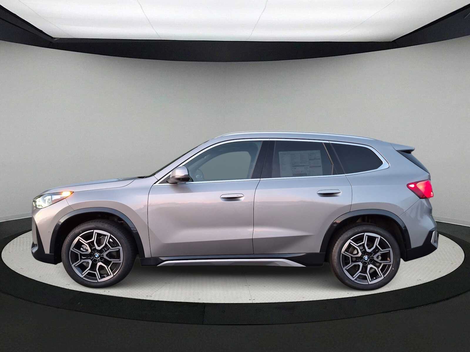 New 2027 BMW X1 xDrive28i AWD/4WD image 5