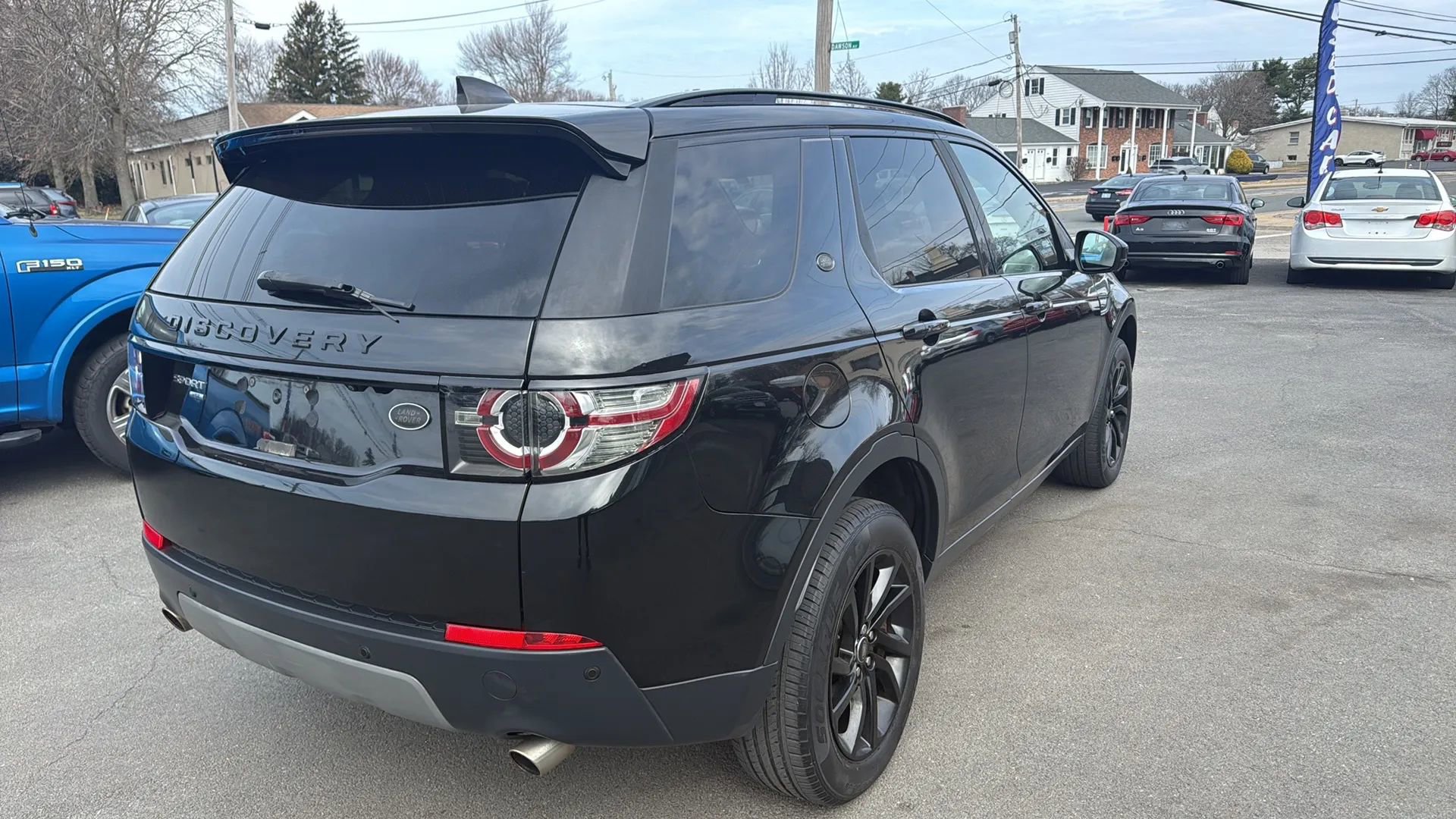 Used 2017 Land Rover Discovery Sport HSE AWD/4WD image 9