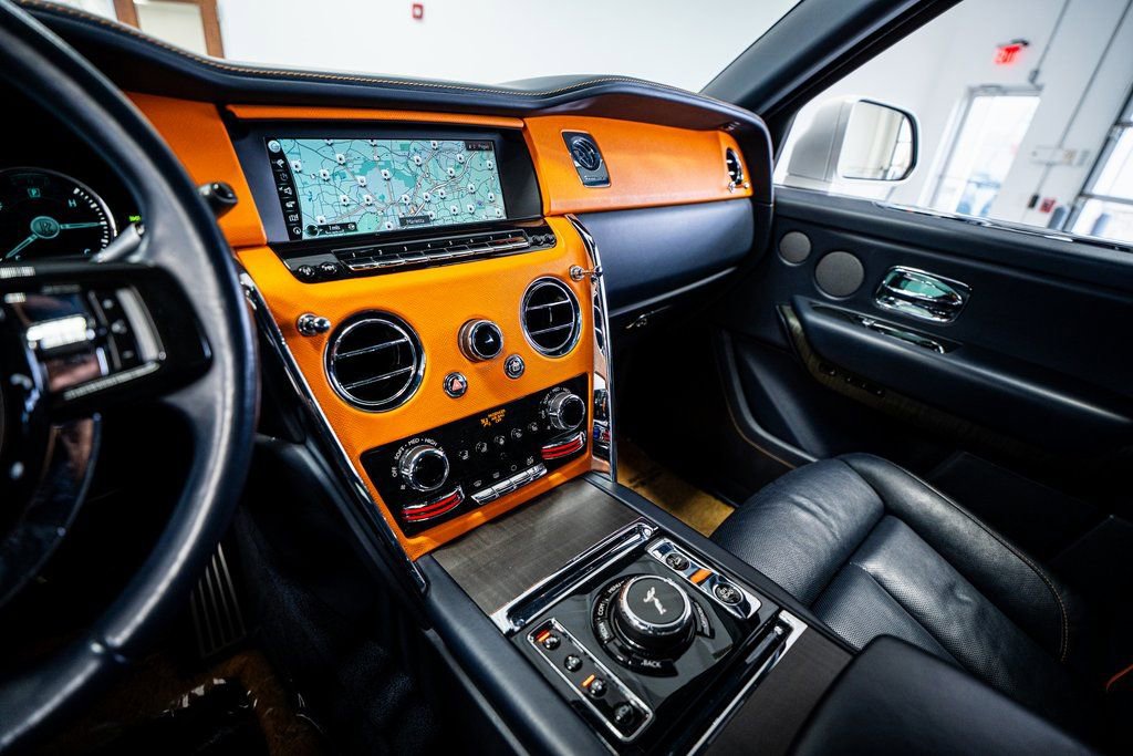 Used 2021 Rolls-Royce Cullinan image 36