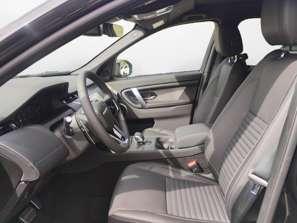New 2026 Land Rover Discovery Sport Landmark AWD/4WD image 9