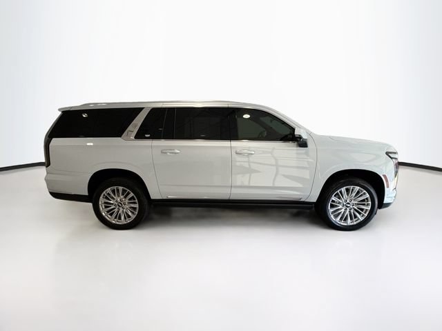 Certified 2026 Cadillac Escalade ESV Luxury AWD/4WD image 7