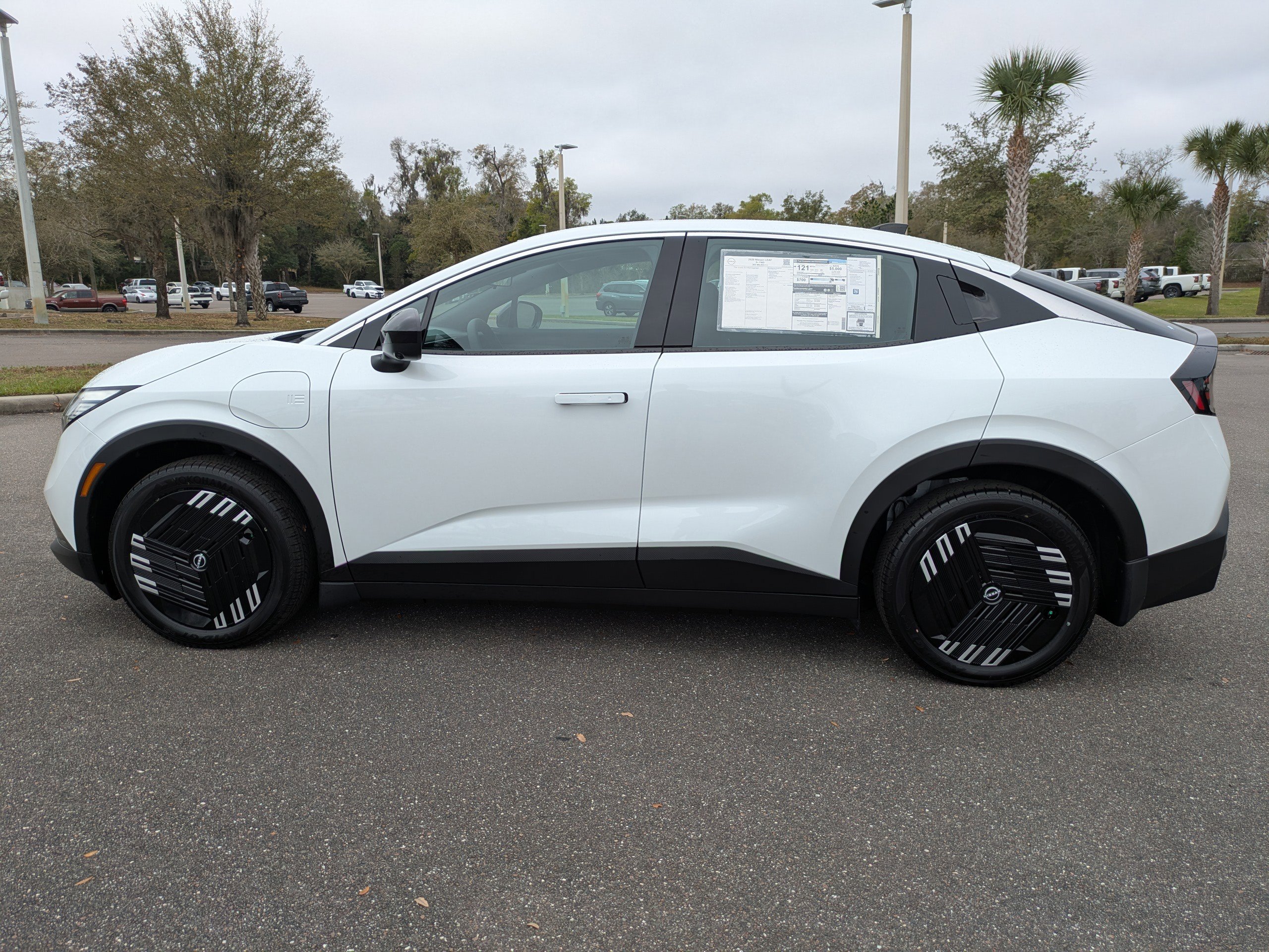 New 2026 Nissan Leaf image 7