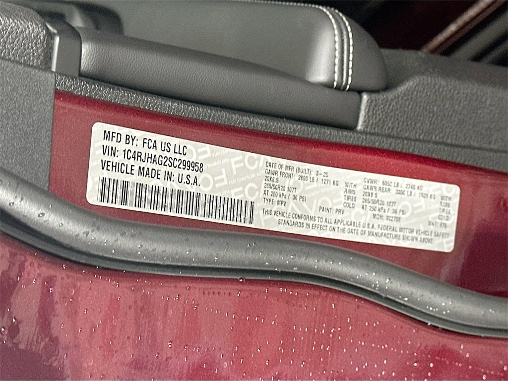 New 2025 Jeep Grand Cherokee Altitude image 19