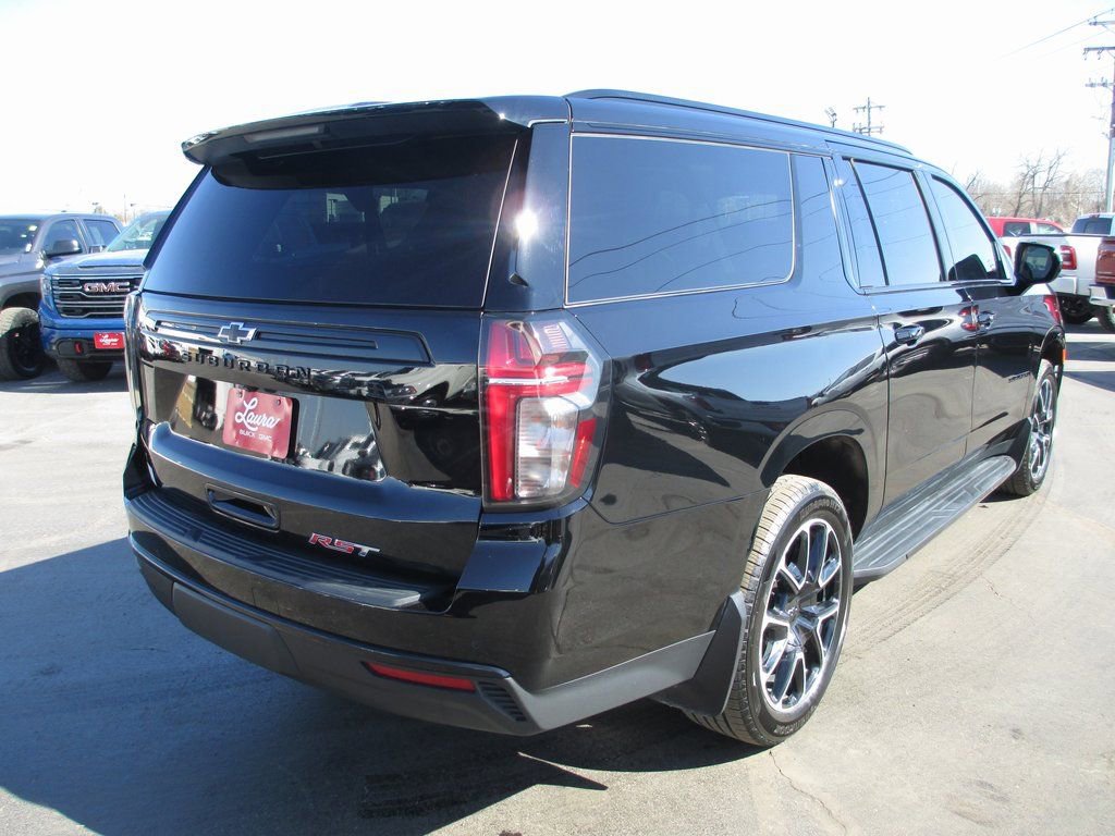 Used 2023 Chevrolet Suburban RST image 6