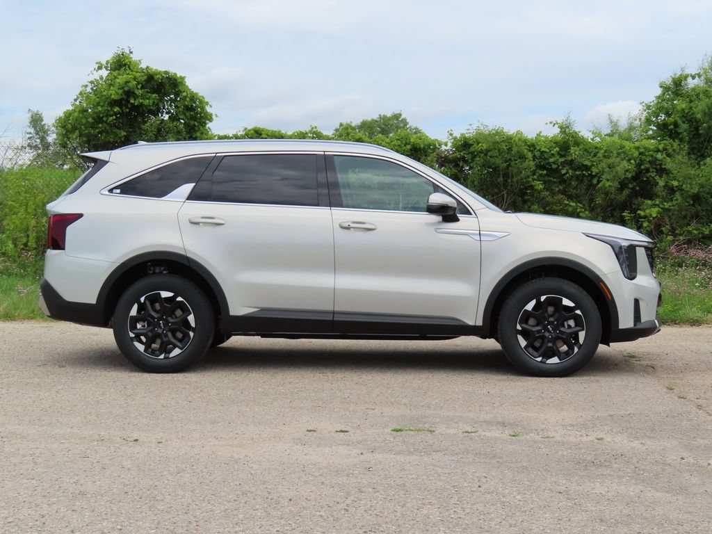 New 2026 Kia Sorento S AWD/4WD image 2