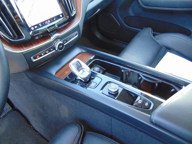 Used 2023 Volvo XC60 B5 Ultimate w/ Climate Package image 14