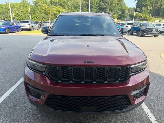 Used 2024 Jeep Grand Cherokee Altitude AWD/4WD image 2