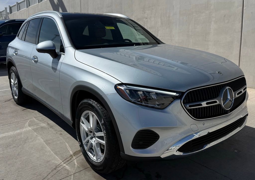 Used 2026 Mercedes-Benz GLC 300 image 1