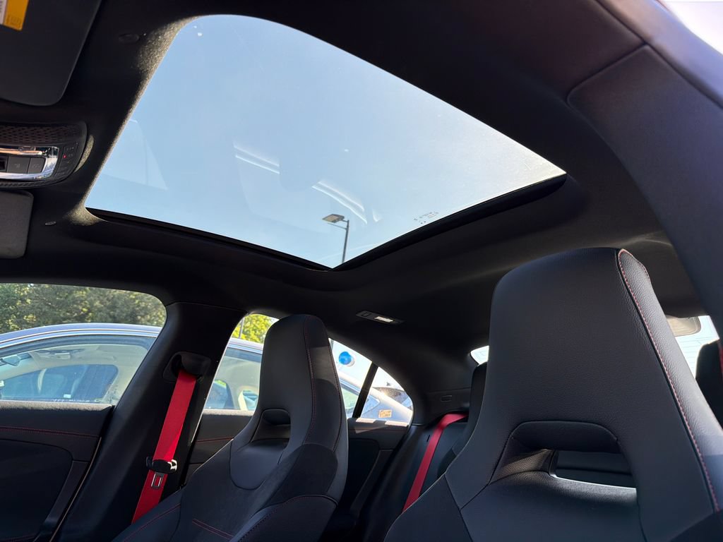 Used 2025 Mercedes-Benz CLA 35 AMG 4MATIC image 31